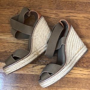 Tory Burch Wedges - Taupe, 8B